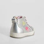 Zapatilla corazones modelo bebé gris BACHE