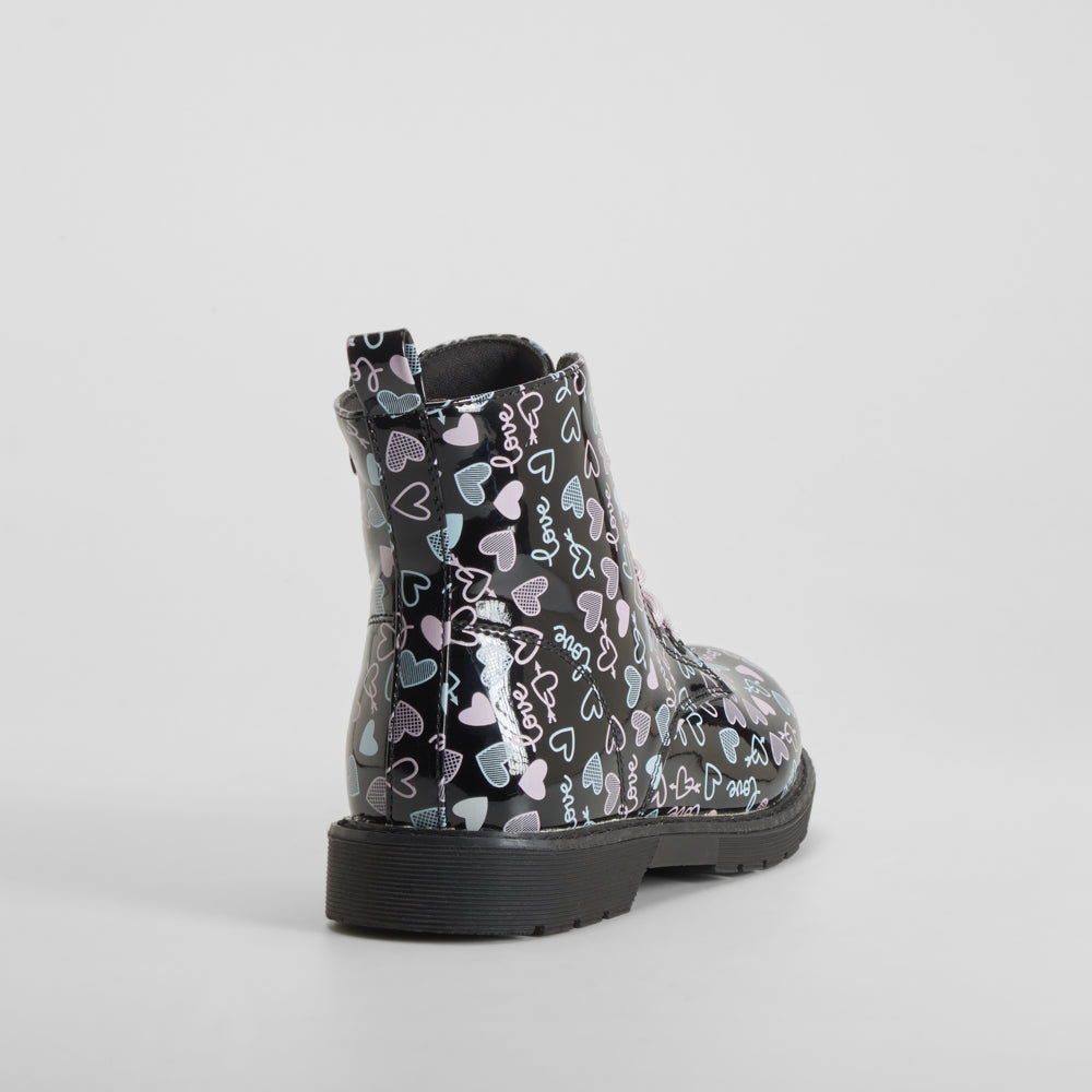 Bota charol estampada corazones negra OH GIRL!