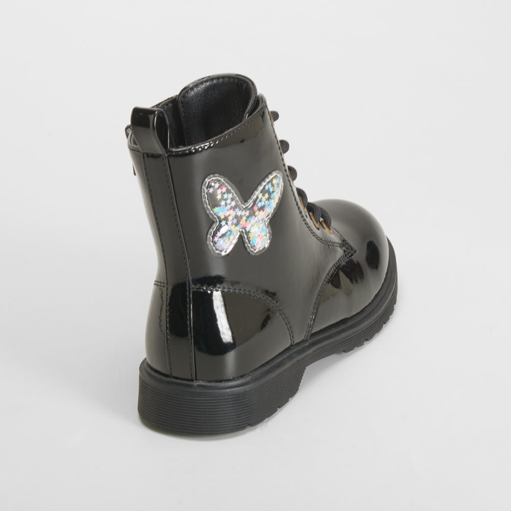 Botín charol mariposa negro OH GIRL!