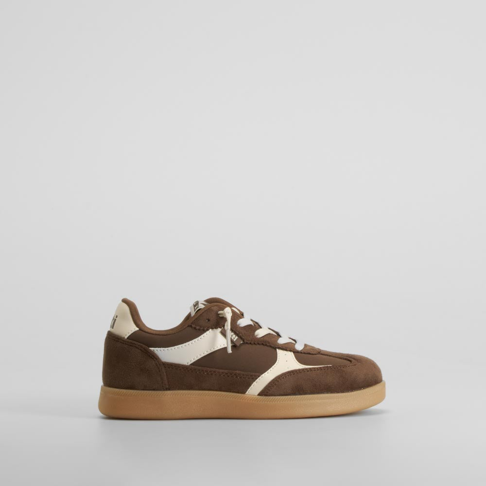 Zapatilla retro marrón XTI