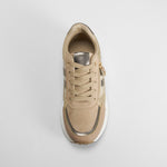 Retrorunning con detalles metálicos beige OH GIRL!