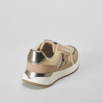 Retrorunning con detalles metálicos beige OH GIRL!