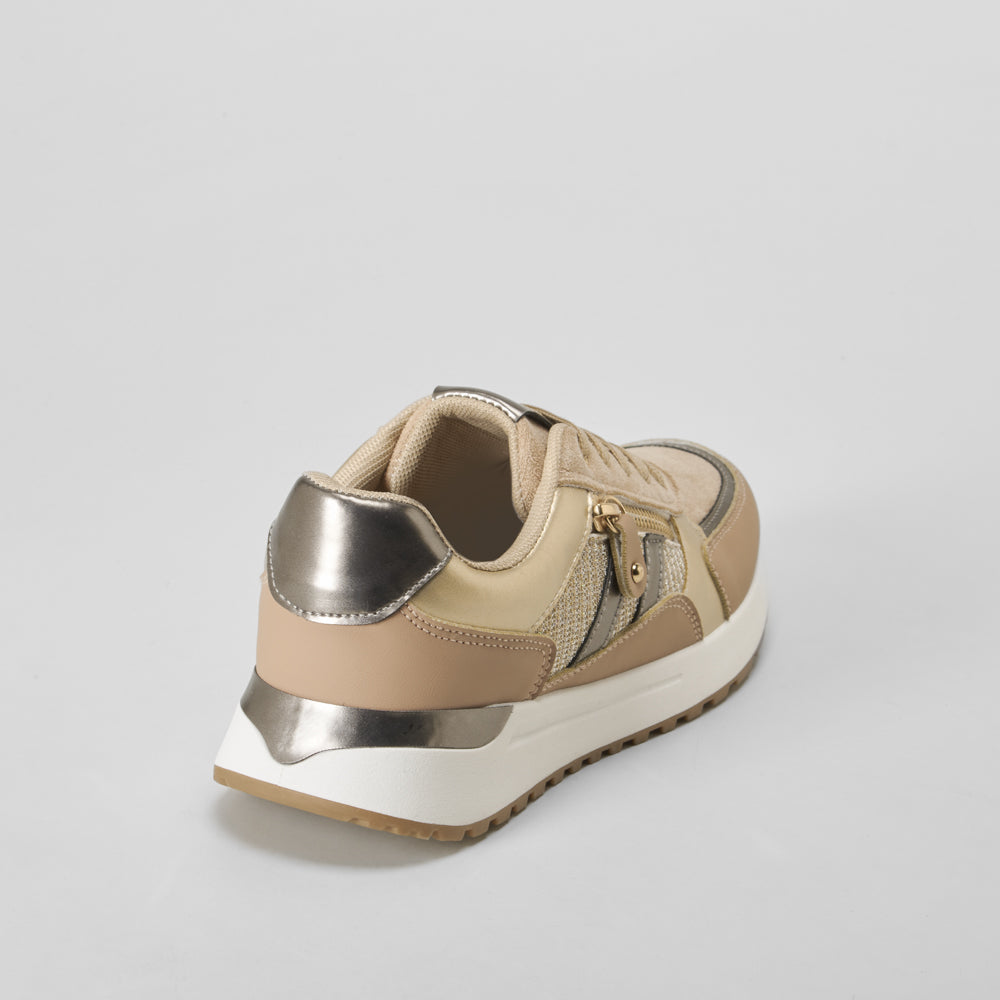 Retrorunning con detalles metálicos beige OH GIRL!