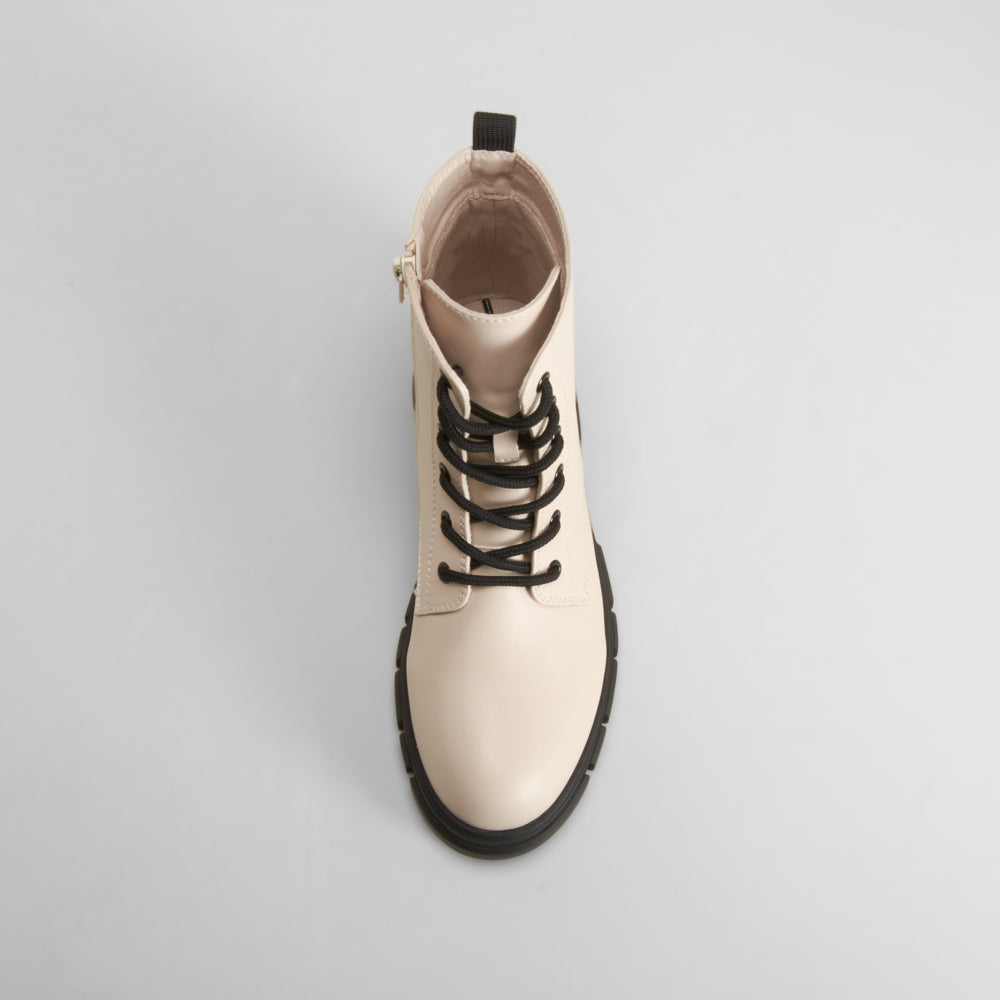 Bota militar acordonada blanca OH GIRL!