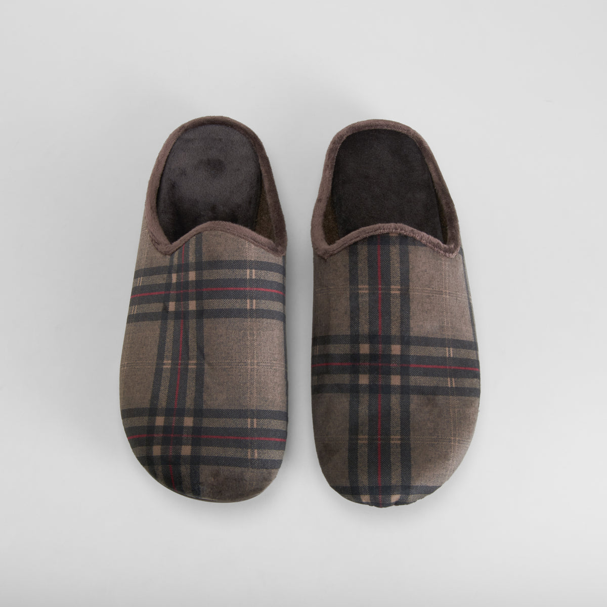 Zapatilla de casa cuadros marrón COMFEET