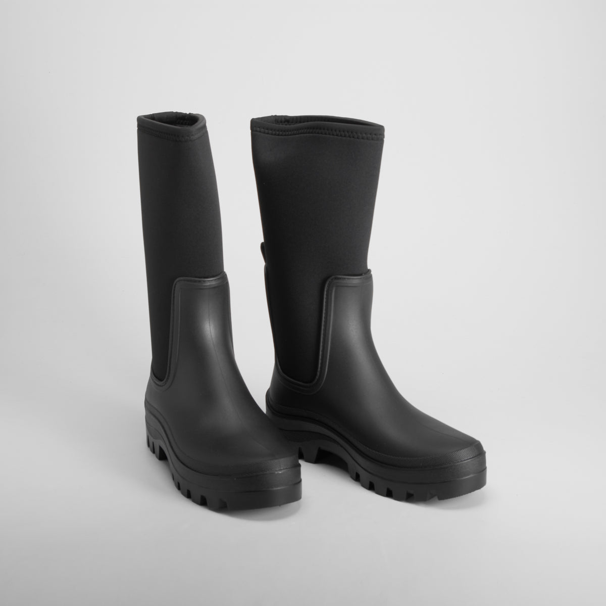 Bota chelsea track negra NYC