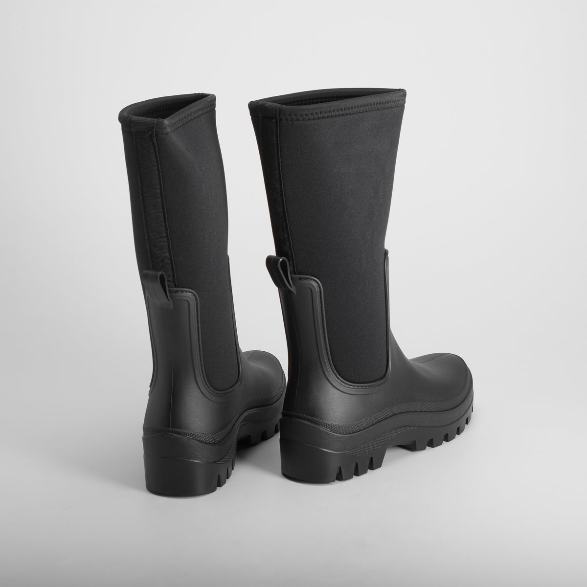 Bota chelsea track negra NYC