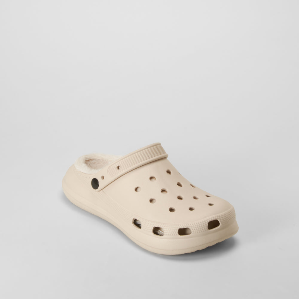 Zueco con forro suave beige NYC
