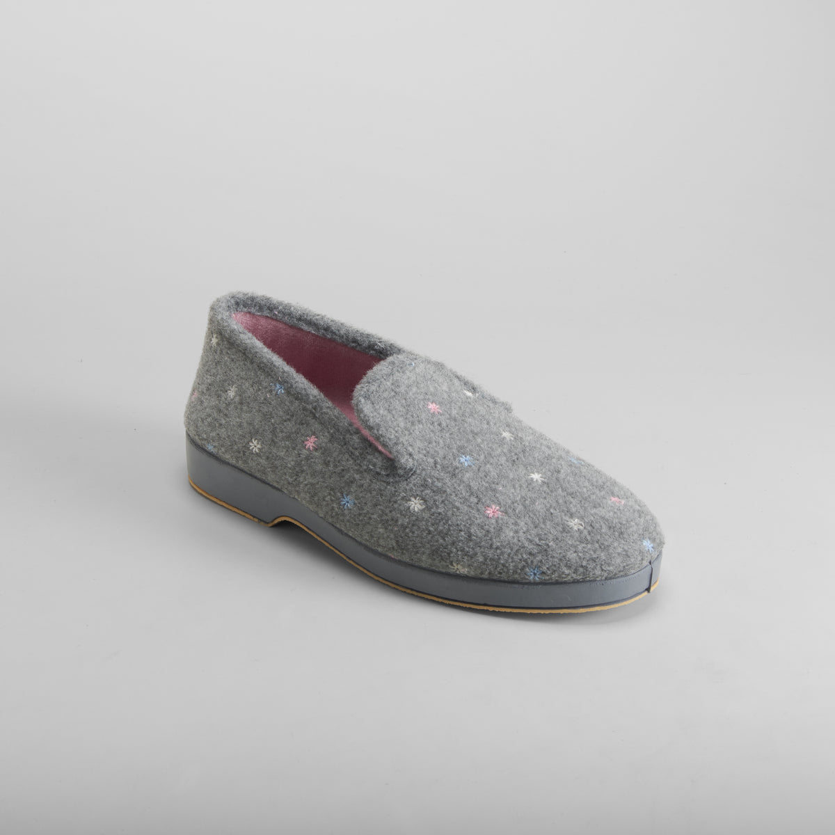Zapatilla de casa cerrada estrellas gris OLYNE