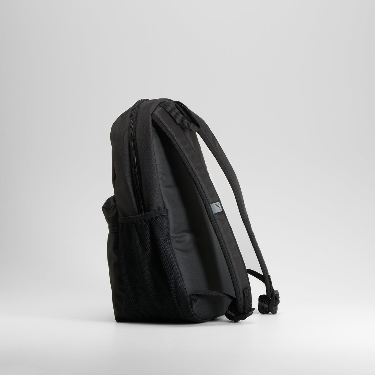 Mochila logo blanco color negro PUMA
