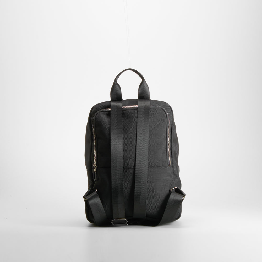 Mochila urbana color negro NYC