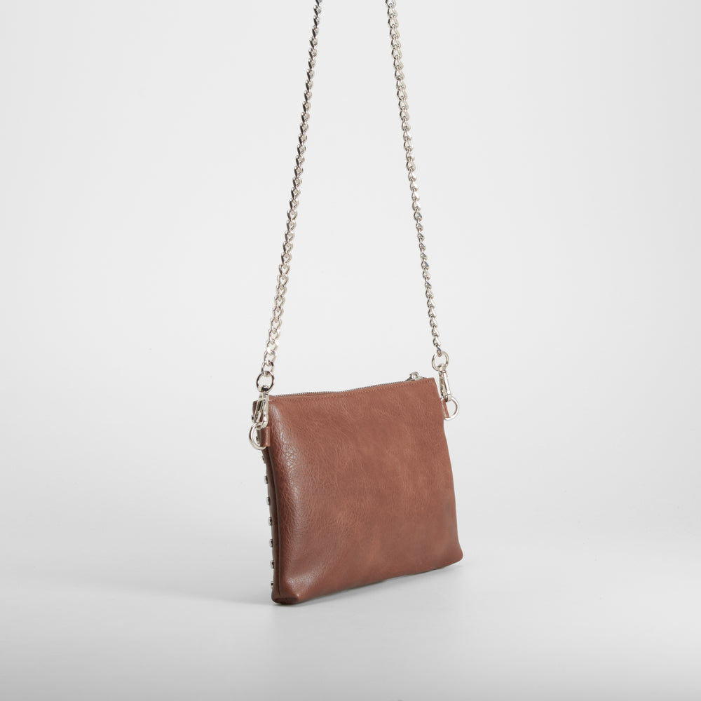 Bandolera tachas marrón Piccola Piu