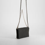 Bolso bandolera diseño metálico negro PICCOLA PIU