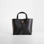 Bolso negro asas tachas doradas PICCOLA PIU