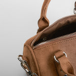 Bolso efecto ante tachuelas marrón PICCOLA PIU