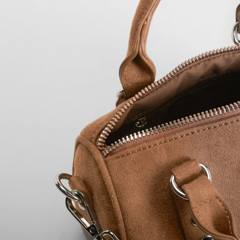 Bolso efecto ante tachuelas marrón PICCOLA PIU