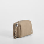 Monedero correa lateral marrón PICCOLA PIU