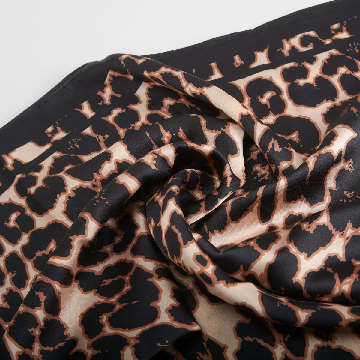 Pañuelo estampado leopardo MERKAL