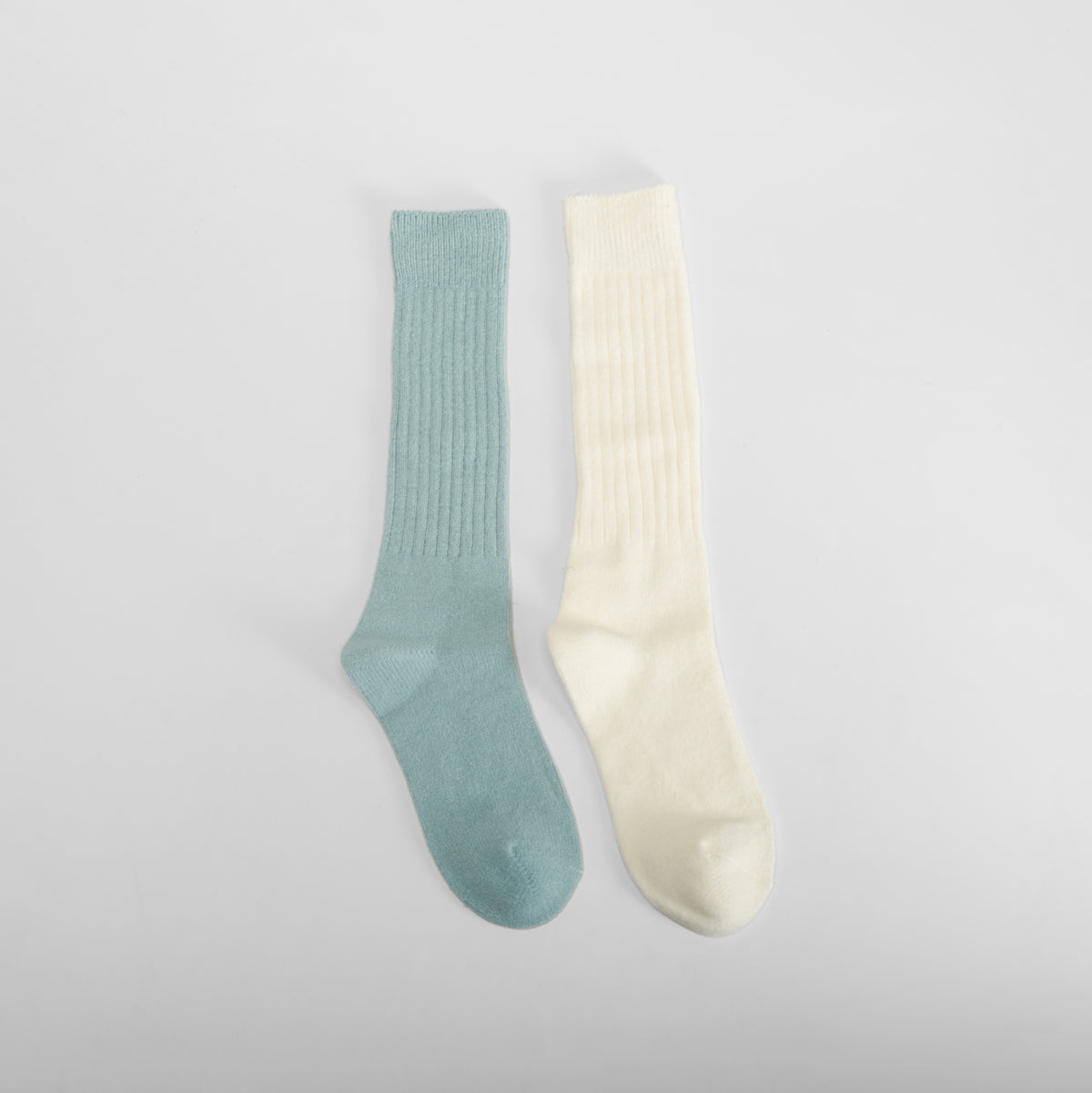 Calcetines largos verde y beige MERKAL