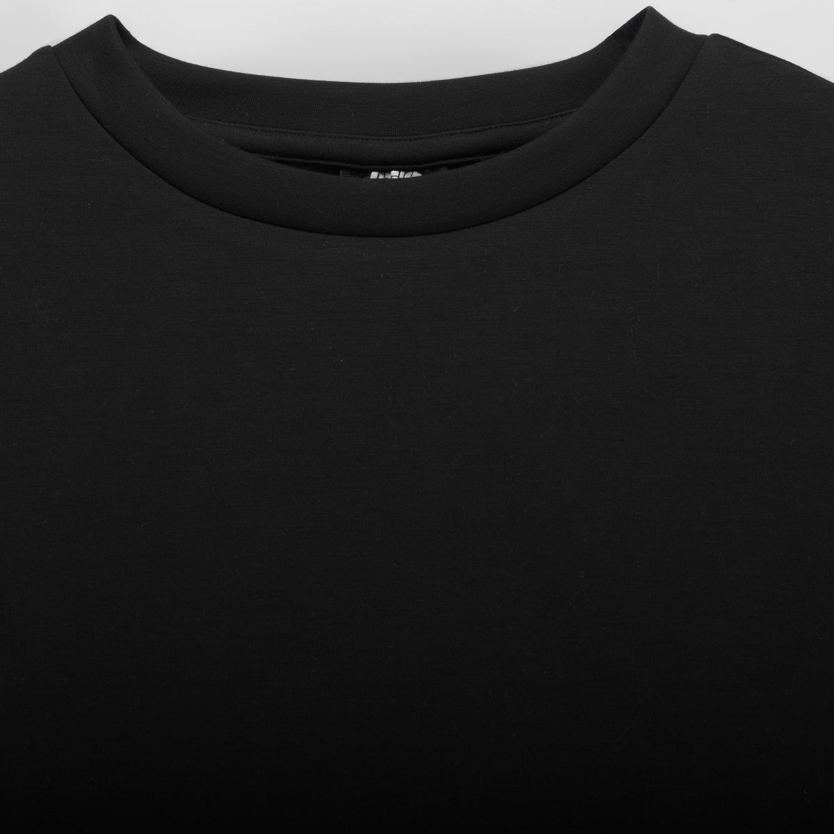 Sudadera manga larga color negro UTWO