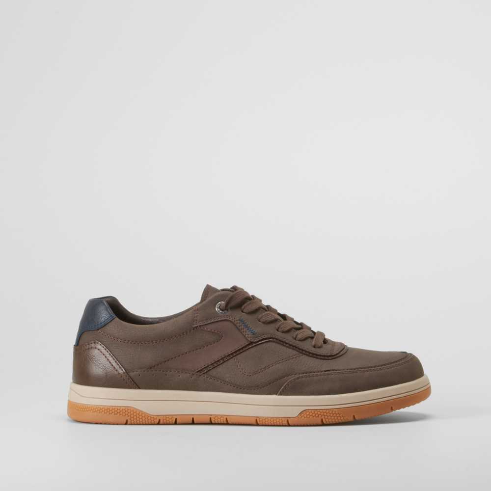 Deportiva urbana color marrón COMFEET - Talla: 46