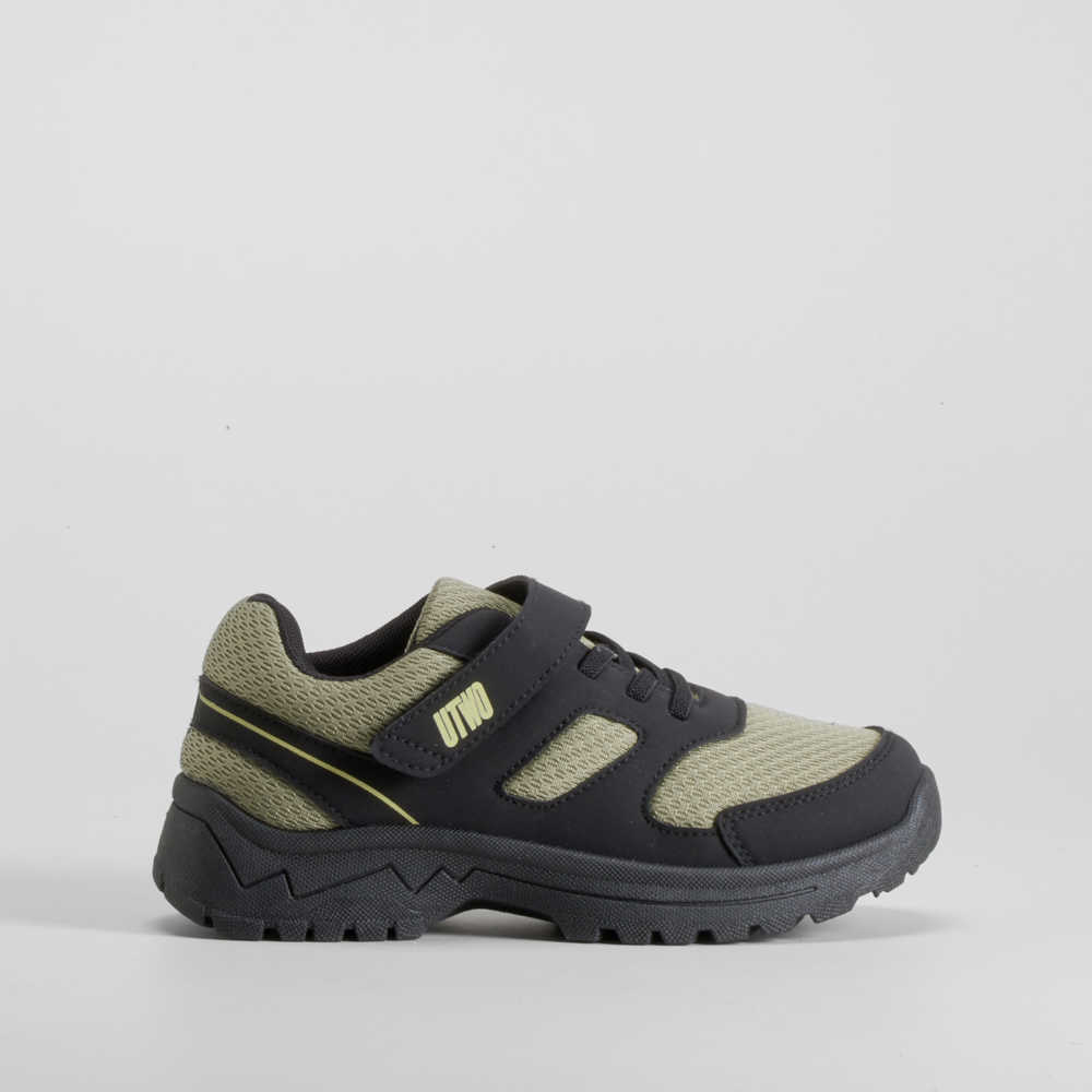 Deportiva trekking infantil negra UTWO - Talla: 32