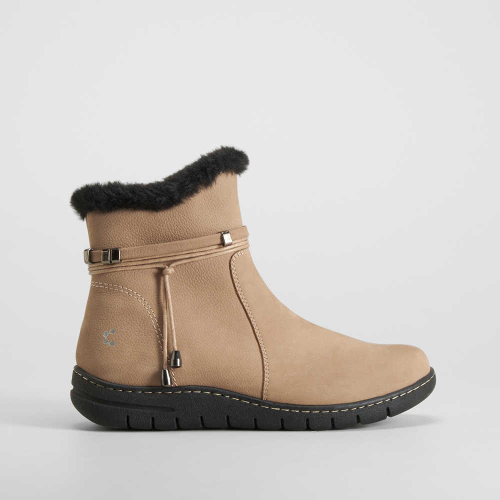 Botín plano piel nobuck beige COMFEET - Talla: 38