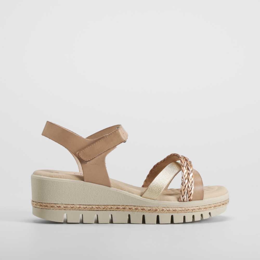 Sandalia de cuña trenza piel taupe COMFEET - Talla: 37