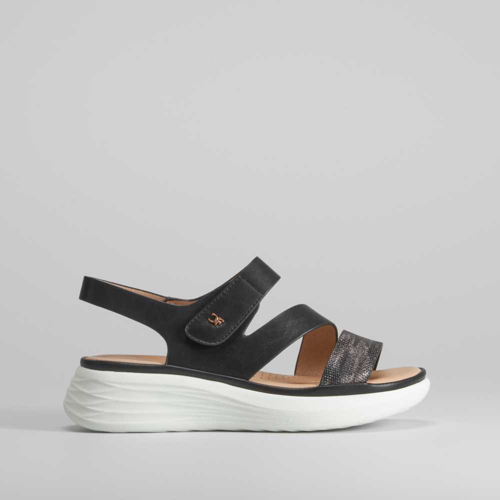 Sandalia plataforma velcro COMFEET - Talla: 40