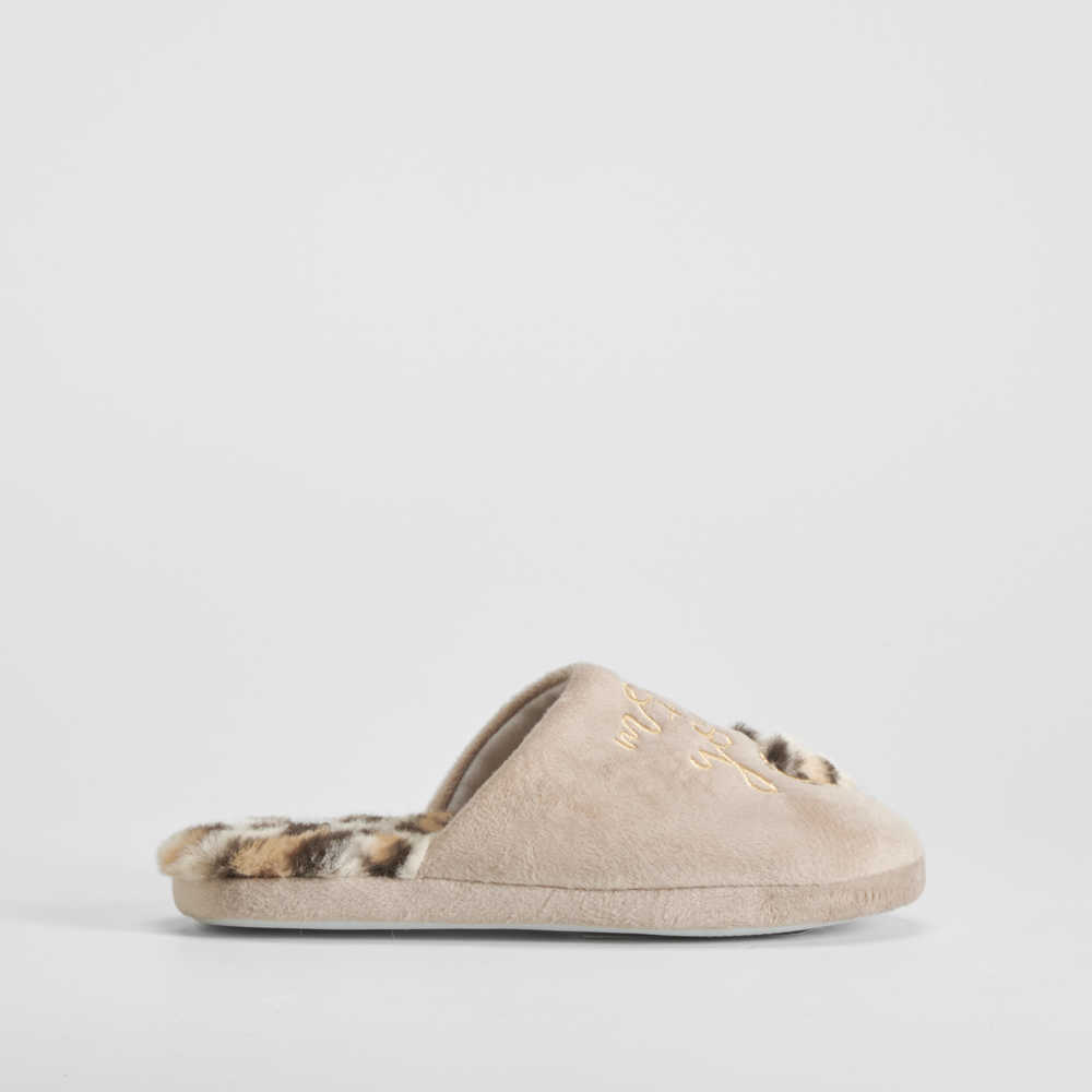 Zapatilla casa corazón y animal print beige OLYNE - Talla: 41