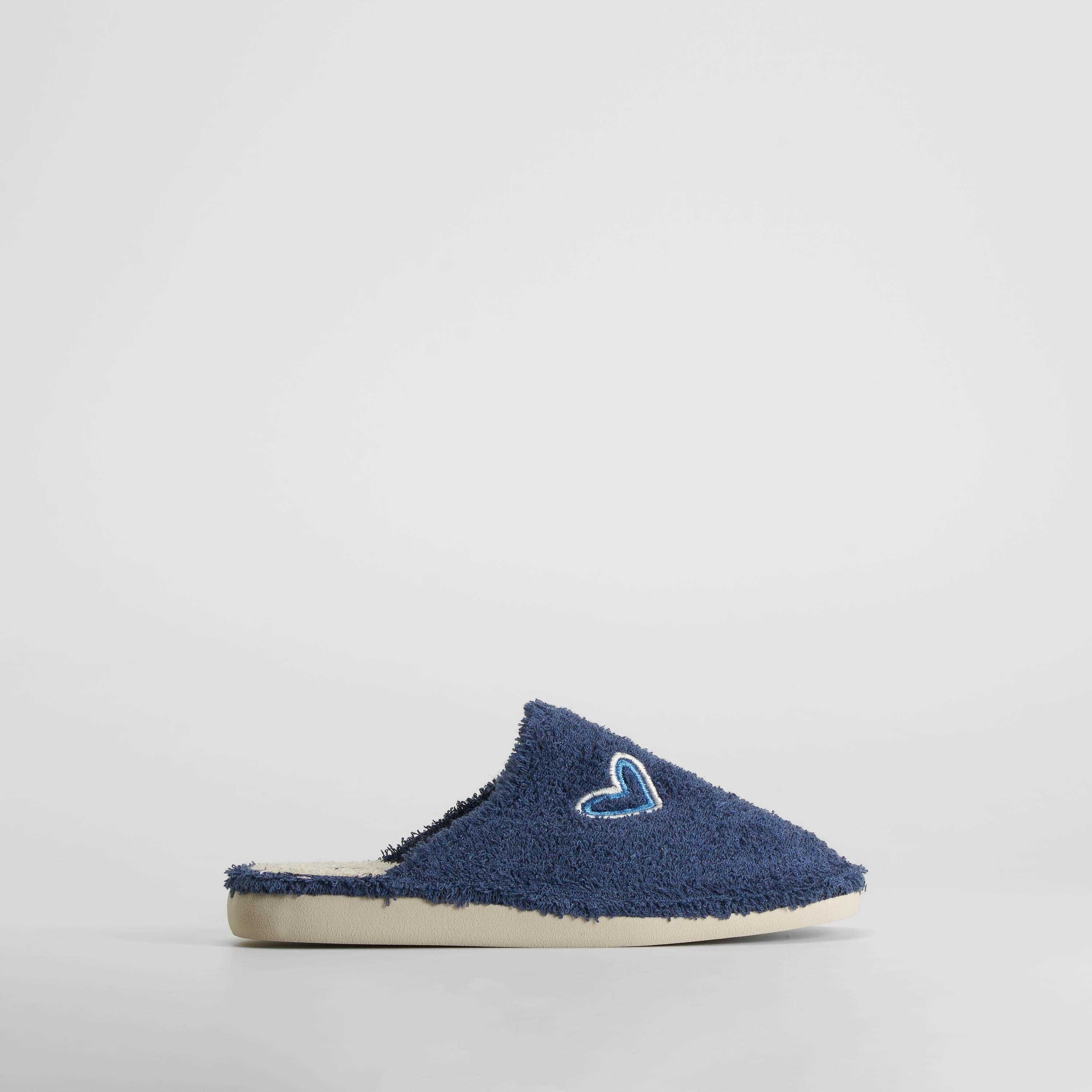 Zapatilla de casa rizo corazón azul COMFEET - Talla: 41