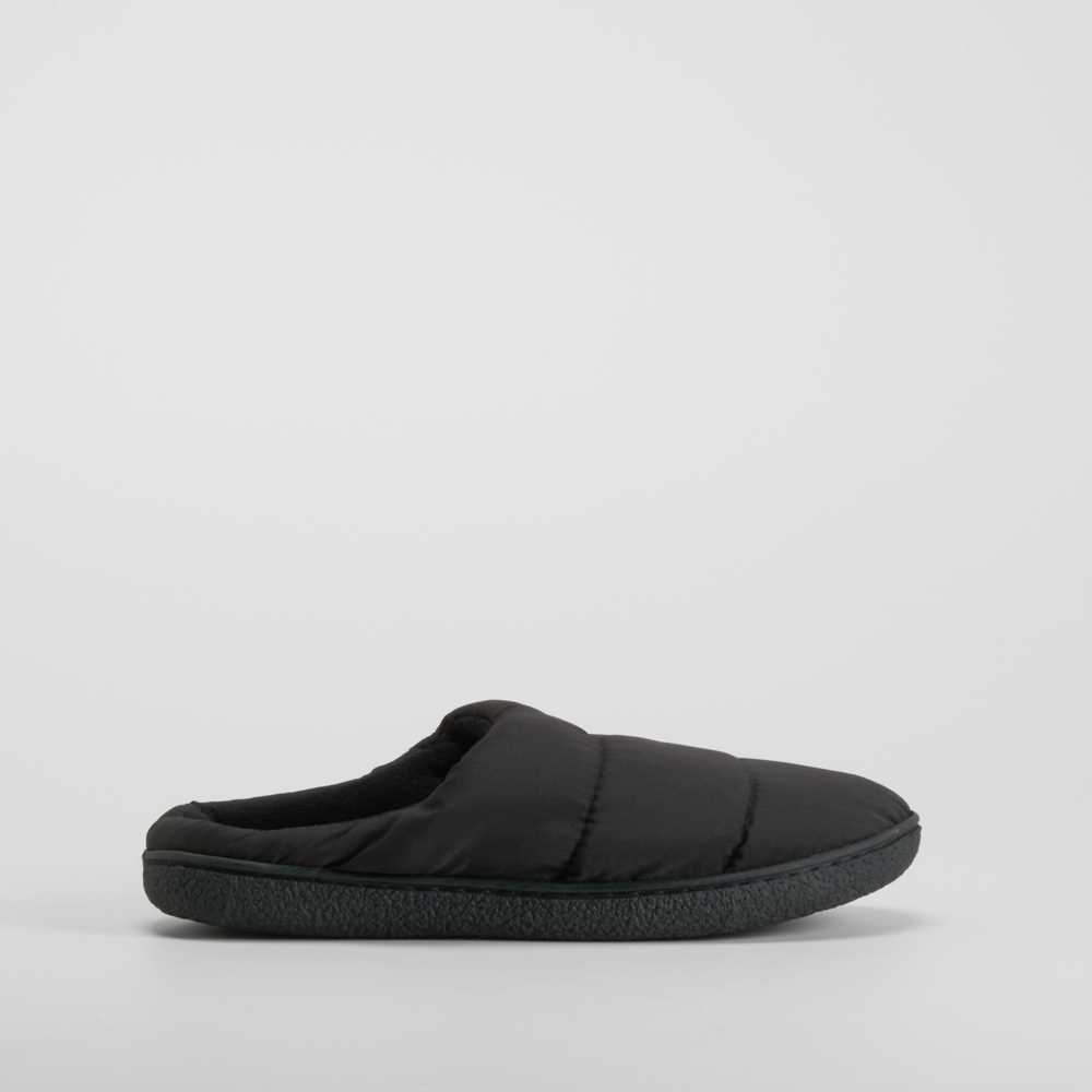 Zapatilla negra con forro cálido ACHUCHONAS - Talla: 39/40