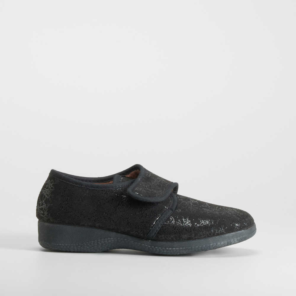 Zapatilla casa cerrada velcro negra COMFEET - Talla: 41