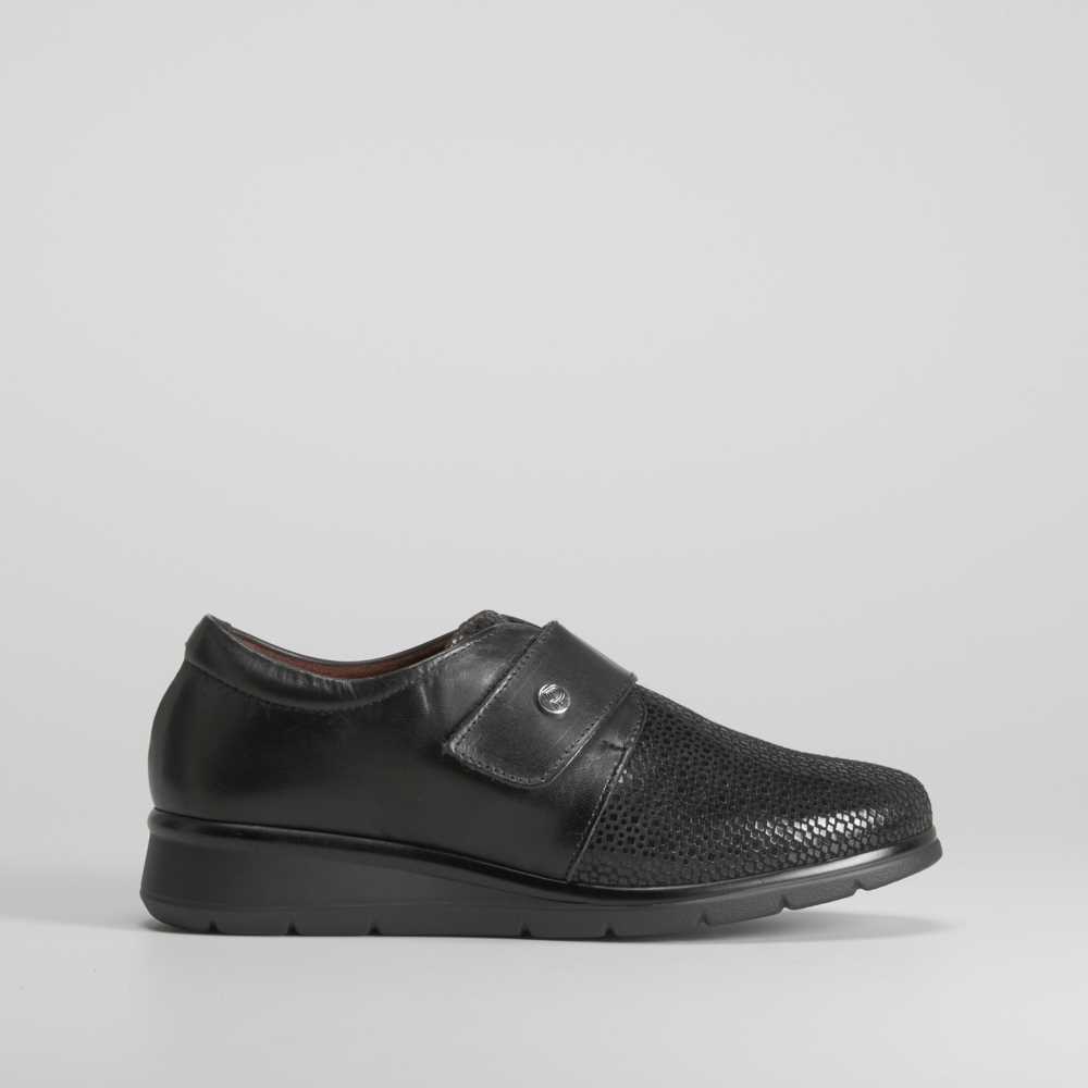 Zapato con velcro negro piel PITILLOS - Talla: 38