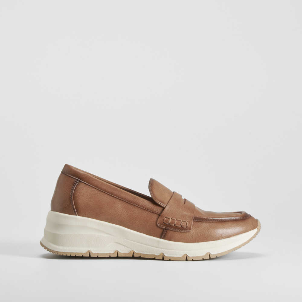 Mocasín cuña beige COMFEET - Talla: 41