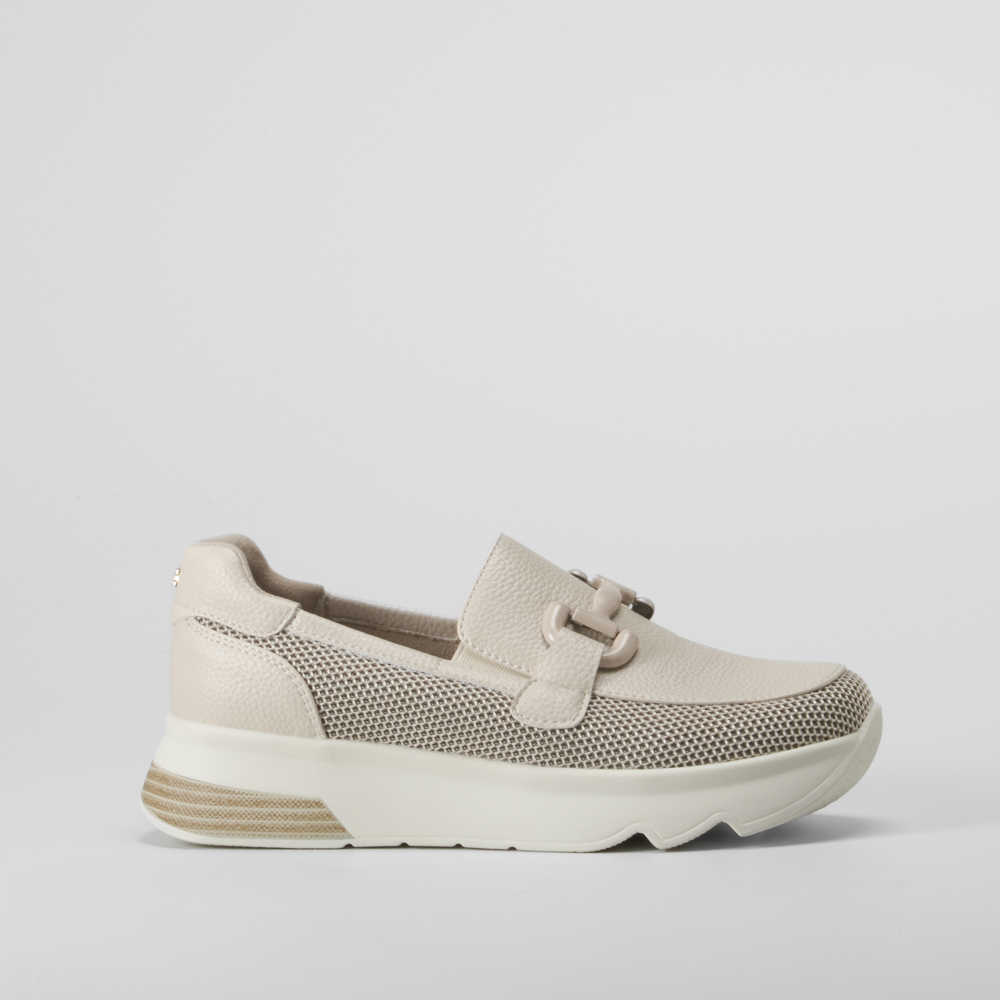 Mocasín estribo beige COMFEET - Talla: 41