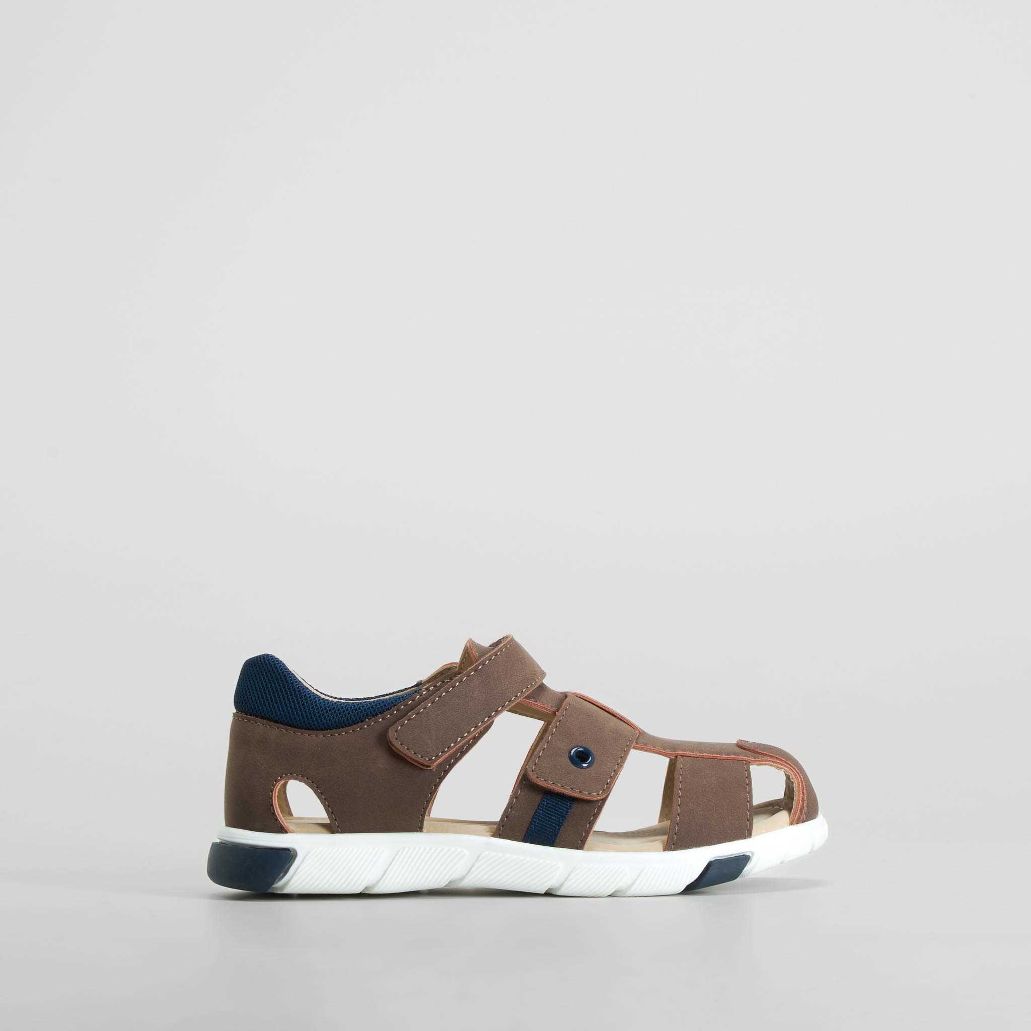 Sandalia casual cierre velcro marrón SEVEN FIVE - Talla: 26